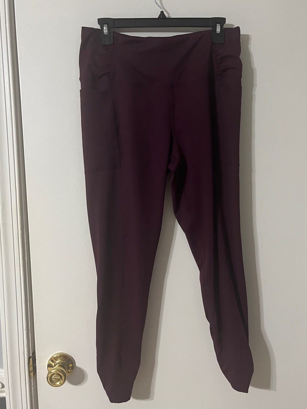 Apana Burgundy Ruched Leggings